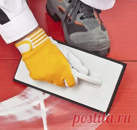 Завершаем облицовку: затирка для плитки 

Не секрет, что даже идеальная выложенная плитка не будет выглядеть безупречно, если вы не уделите должного внимания межплиточным швам. Для того, чтобы замаскировать стыки между плитками, их заполняют специальным средством – затиркой, или фугой. Это позволяет облицованной поверхности прослужить вашему комфорту как можно дольше: благодаря затирке под плитку не попадет ни мусор, ни пыль ни, конечно же, влага. Также затирка поможет зам...