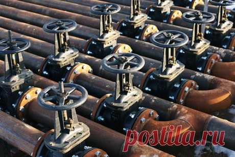 В Катаре объяснили выгоду от возвращения российского газа в ЕС. Возвращение российского газа в страны Европейского союза станет большим облечением и поможет стабилизировать цены. Такую выгоду увидел госминистр энергетики Катара Саад аль-Кааби. Он предположил, что до 2027 года на рынок не поступят дополнительные объемы газа, поэтому предстоящие годы могут быть непростыми для ЕС.