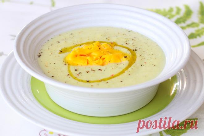 Крем-суп из цуккини с острым маслом — Фактор Вкуса