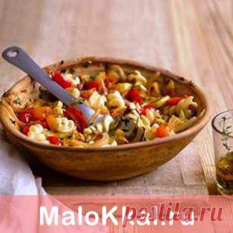 Фузилли с помидорами и кабачками