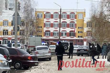 SHOT: погибшая в Брянске ученица хотела позвать стрелявшую на день рождения. Убитая девочка росла в одном дворе с восьмиклассницей, устроившей стрельбу в гимназии.