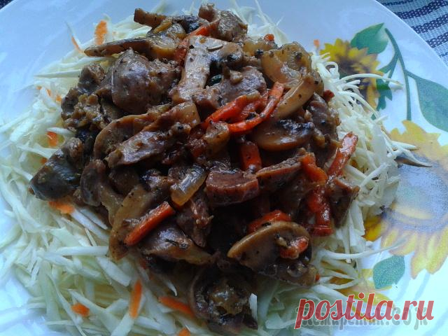 Куриные желудки тушёные с шампиньонами - пальчики оближешь!
