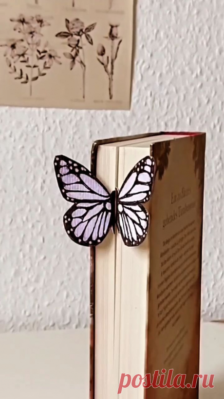 🦋📚✨ Craft your own whimsical bookmark adorned with delicate paper butterflies that will elegantly mark your place in your favorite novels. Let your creativity take flight as you choose vibrant colors and patterns to bring these butterflies to life. Whether you prefer intricate origami butterflies or simple cut-outs, this DIY project is perfect for all skill levels.
