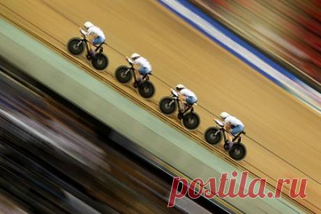 Великобританию захотели лишить права на турниры по велоспорту из-за россиян. Президент Международного союза велосипедистов (UCI) Давид Лапартьян захотел лишить Великобританию права проводить турниры в стране из-за запрета на въезд россиян. Он подчеркнул, что правительство Великобритании не проявляет признаков доверия UCI, что повлияет на проведение турниров в стране.