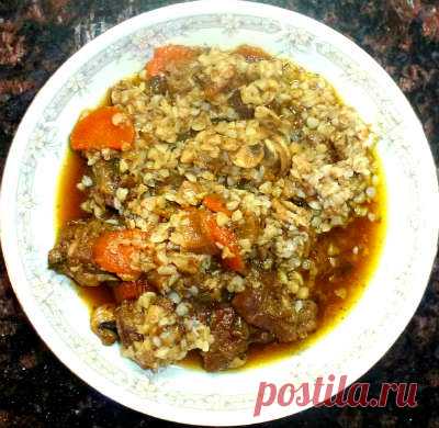 Гречневая каша по-купечески 
Ароматная сытная каша с богатой палитрой вкусов. Включает в себя большое количество отдельно приготовленных продуктов и поэтому готовится долго. Но мы сократим время приготовления до 15-25 минут за с…