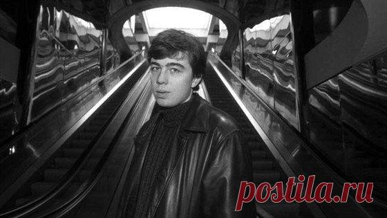 ❝ Ты становишься на углу оживлённой улицы и представляешь, что тебя здесь нет / История цивилизаций!