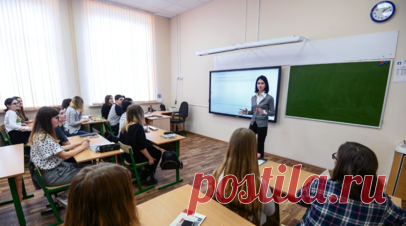 Изучение английского языка в 5—7-х классах могут сократить до двух часов в неделю. Минпросвещения России опубликовало проект приказа, из которого следует, что изучение английского языка в 5—7-х классах могут сократить до двух часов в неделю. Читать далее