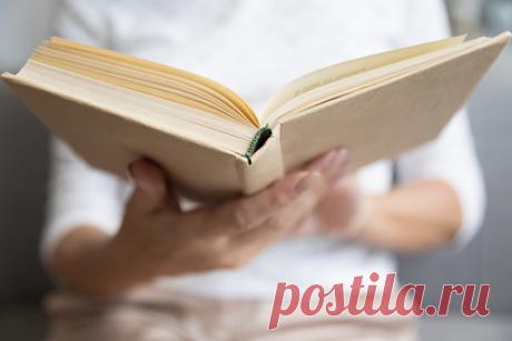 В Верховной Раде решили поддержать продажу книг на украинском языке. Верховная Рада приняла в первом чтении проект закона, предусматривающий арендные субсидии для книжных магазинов, продающих книги на украинском языке, языках Европейского союза (ЕС) и коренных народов Украины. Документ также предусматривает выдачу гражданам страны сертификатов на покупку книг.