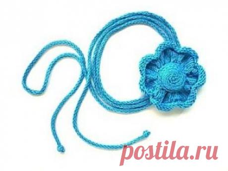 Вяжем спицами украшение «Цветок» Этот цветок я начала вязать по журналу. Но в процессе работы получился совсем непохожий на изначальный вариант цветок. Вид творчества/техника/стиль:вязание Материалы: пряжа (вискоза, хлопок) Время&hellip;