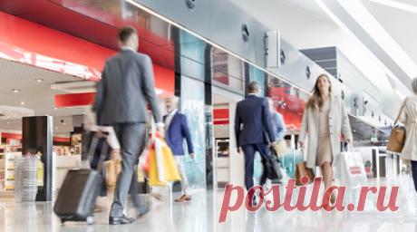 В Госдуму внесли проект о продаже алкоголя в аэропортах на рейсах по России. Правительство России внесло в Государственную думу законопроект, предполагающий временное разрешение на продажу алкоголя в расположенных в аэропортах магазинах для пассажиров, летающих по России. Читать далее