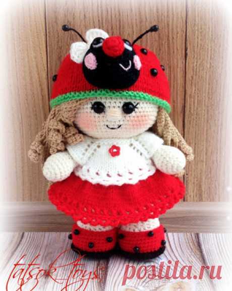 Пупс малышка Божья коровка амигуруми. Схемы и описания для вязания игрушек крючком! Бесплатный мастер-класс от Татьяны Соколовой по вязанию пупса в костюме Божьей коровки. Высота вязаной крючком куклы примерно 18 см. Для изготовления…