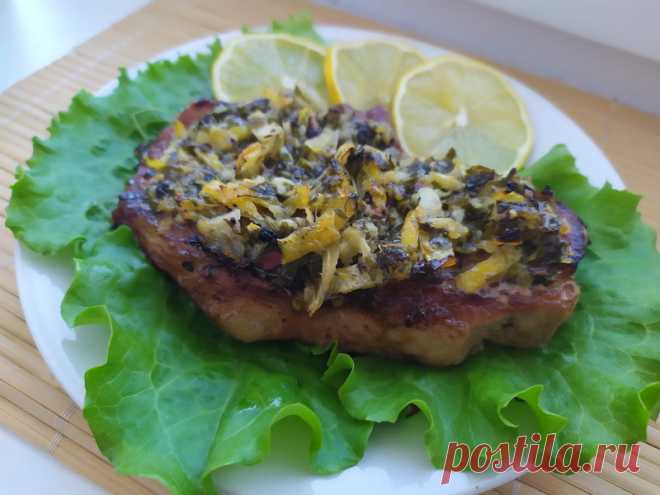 Сумасшедший маринад для свиной корейки – не теряется вкус ни одного ингредиента - Пир во время езды Майские праздники давно позади, но осень не менее традиционное время шашлычка на природе. Этот год не стал исключением, и дети решили удивить нас не классическим шашлыком на шампуре, а свиной корейкой в сумасшедшем маринаде. А маринад и вправду очень насыщенный. В нем не теряется вкус ни одного ингредиента. Лично для меня данное кулинарное творение показалось …