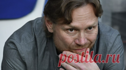 Мостовой — о Карпине в «Динамо» и сборной России: многие боятся говорить. Бывший полузащитник «Спартака» и «Сельты» Александр Мостовой высказал мнение о совмещении постов в «Динамо» и сборной России Валерием Карпиным. Читать далее