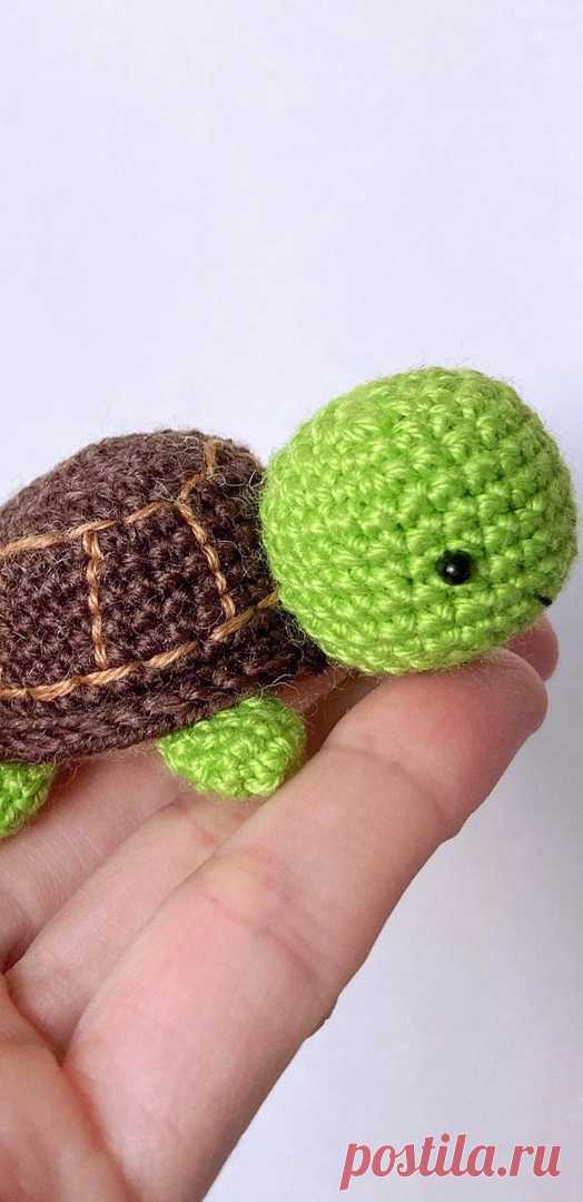 PDF Черепашка крючком. FREE crochet pattern; Аmigurumi animal patterns. Амигуруми схемы и описания на русском. Вязаные игрушки и поделки своими руками #amimore - черепаха, маленькая черепашка, черепашонок.
