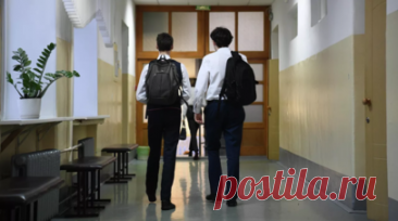 Педагог Подсухина назвала «крючки», помогающие развить интерес ребёнка к учёбе. Мотивированный ребёнок учится легче, глубже осваивает материал и даже получает от этого удовольствие. Но таких детей — меньшинство, и в основном это старшеклассники, которые уже видят чёткую цель, объяснила в беседе с RT Виктория Подсухина, педагог, руководитель регионального преподавания образовательной компании MAXIMUM. Читать далее