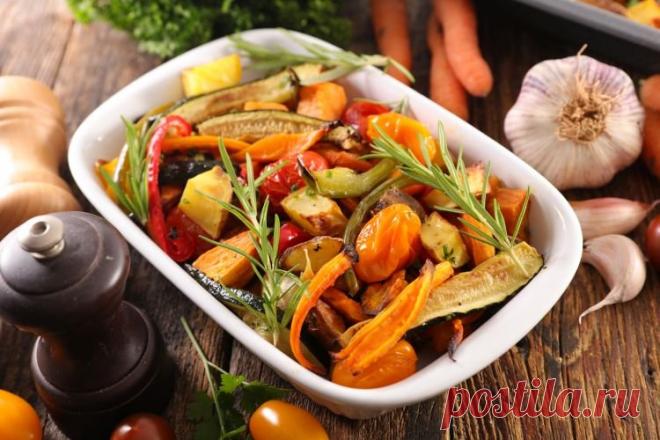 20 простых рецептов правильного питания на каждый день Правильное питание – это не про бездумные диеты. Это в первую очередь здоровый и сбалансированный рацион, богатый полезными жирами, белками и нужными медленными углеводами. Рассказываем 20 отличных рецептов блюд на каждый день!