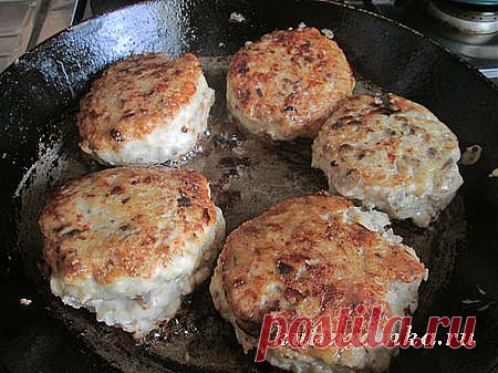 Куриные котлеты с грибами в кляре