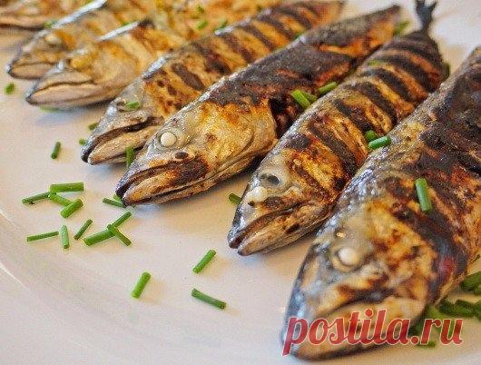 Ароматная скумбрия в маринаде из каперсов и томатов.