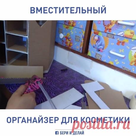 (10) Facebook