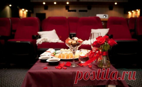 11 историй о том, что жить в браке непросто, но весело
Брак — это очень странное «место», куда многие спешат и которого другие, наоборот, стараются избегать. 1. Утром делаю зарядку: наклоняюсь и пытаюсь достать ладошками пол. Выходит из ванной муж и говорит: — Ну не надо поклонов… Скажи просто: «Доброе утро, царь!» 2. Муж — иностранец, по-русски знает только пару матерных, и на этом его познания в принципе […]
Читай дальше на сайте. Жми подробнее ➡