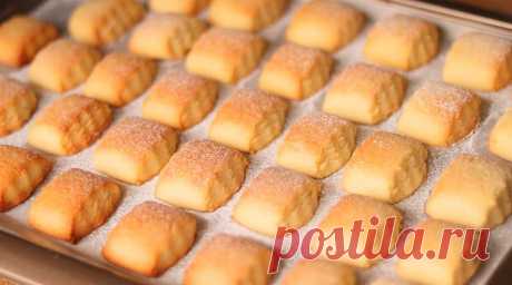 Рецепт СССР помнят все. Песочное печенье из детства. Такое тесто готовили наши мамы и бабушки Очень многие помнят это печенье из своего детства. К сожалению, не во всех семьях он сохранился до наших дней, но я хочу поделиться с вами своим старым вариантом такой рассыпчатой и вкусной выпечки на завтрак.