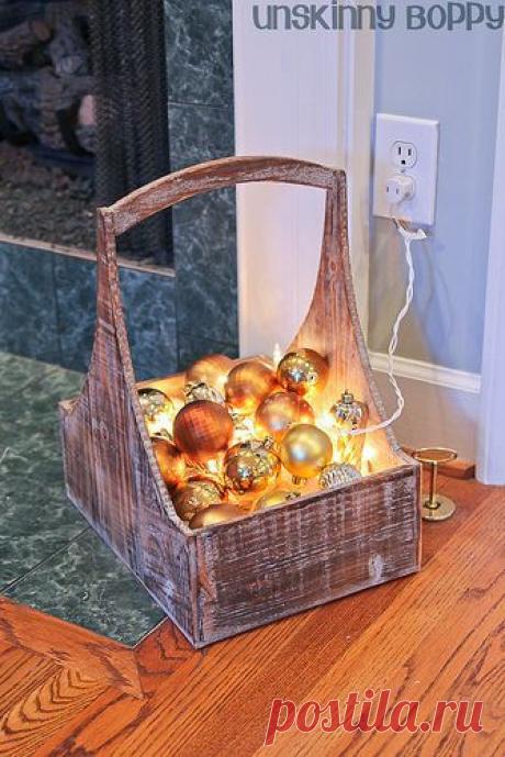 Christmas 2011 Mantel : Rustic and weathered