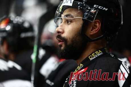 Канадский хоккеист рассказал об удивлении из-за общения людей на русском языке. Канадский нападающий клуба Континентальной хоккейной лиги (КХЛ) «Лада» Трой Джозефс рассказал, что удивило его в общении людей на русском языке. «Когда рядом со мной разговаривают по-русски, мне кажется, что люди кричат и ругаются друг на друга. Я думаю: &quot;Что же он наделал?&quot;» — поделился хоккеист.