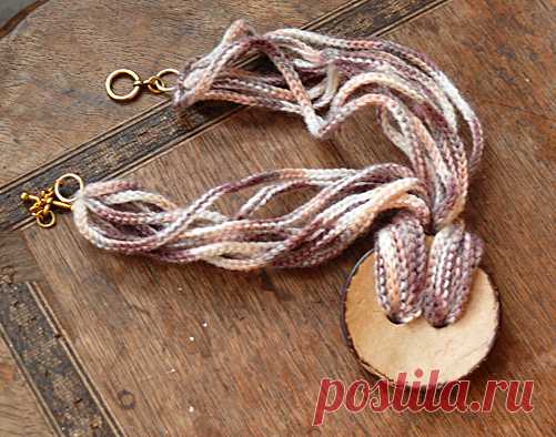 Шнурки на шее :-))): ru_knitting