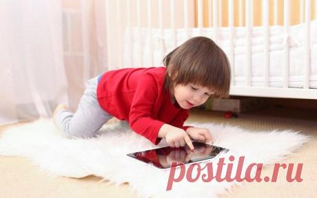 Почему плачущему ребенку нельзя давать планшет - Новости - Дети Mail.Ru
