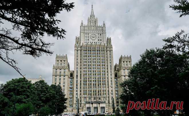 Захарова пообещала ответ на отказ Франции в визе российской журналистке. Россия примет ответные меры после отказа Франции выдать визу корреспонденту Полине Ковалевой, заявила официальный представитель МИД России Мария Захарова «РИА Новости».