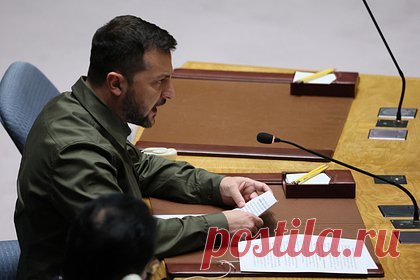 В США заявили о потере интереса западных союзников к Украине. Запад потерял интерес к Украине и к ее президенту Владимиру Зеленскому, заявил экс-разведчик морской пехоты США Скотт Риттер. «Европа начинает осознавать реальность, что Киев проиграл в конфликте, он не сможет победить, а продолжение военных действий только приведет к катастрофическим последствиям», — сказал он.