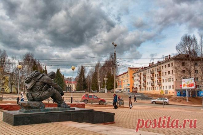 Памятник афганцу в Сыктывкаре .