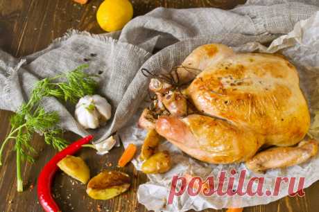 Курица, запечённая в духовке целиком