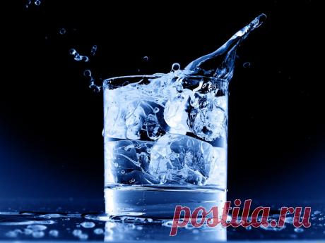 Почему человек не должен пить
Всем привет. Всем известно о вреде алкоголя, но многие его употребляют в огромных просто количествах. На самом деле алкоголь очень коварен, приняв алкоголь человек испытывает мнимое чувство счастья. У человека поднимается настроение, а затем он постепенно пьянеет. После этого эффект счастья переходит в привычку. Например, жена ругает мужа за что-то, какое- то дело, семейная жизнь […]
Читай дальше на сайте. Жми подробнее ➡