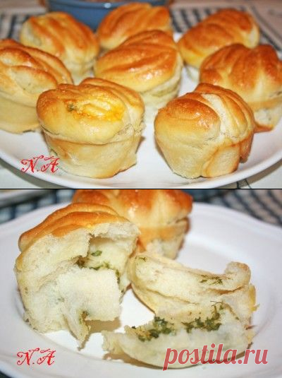 Булочки с зеленью и чесноком