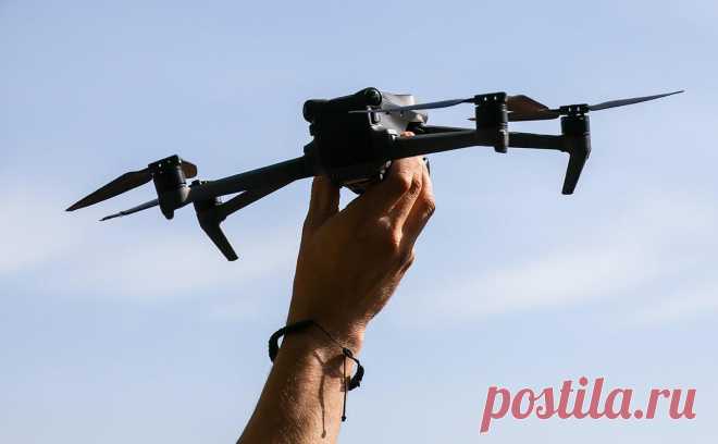 FPV-дрон: что это такое, где и как применяется. Что такое FPV-дрон
 
 FPV-дрон — это беспилотный летательный аппарат (БПЛА), позволяющий оператору видеть окружающую обстановку «глазами» дрона через специальные очки.