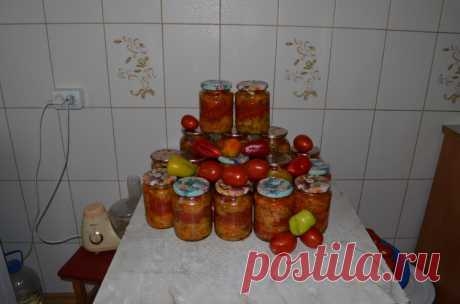 Овощной салат из помидоров и болгарского перца. Готовим на зиму - Простые рецепты Овкусе.ру