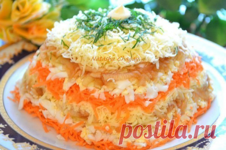 Салат «Нежный» с яблоками, морковью и сыром — девочки оценят