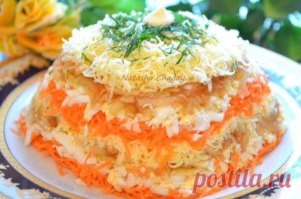 Салат «Нежный» с яблоками, морковью и сыром — девочки оценят