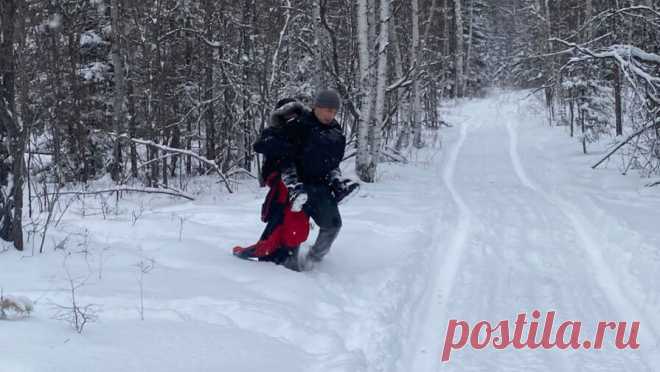 Подросток заблудился в лесу во время метели по дороге в школу. В якутском селе Сунтар 11-летний мальчик шел в школу через лес и заблудился во время сильной метели. Об этом сообщает пресс-служба МВД по Республике Саха (Якутия). В экстренные службы обратилась мать 11-летнего школьника. Женщина ...