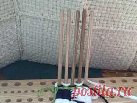 How to weave Geometric motifs on the peg loom by Noreen Crone-Findlay