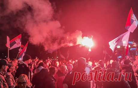 Захарова назвала очевидными попытки западных стран раскачать ситуацию в Сербии. Официальный представитель МИД РФ утверждает, что в стране используются техники &quot;майданных переворотов&quot;