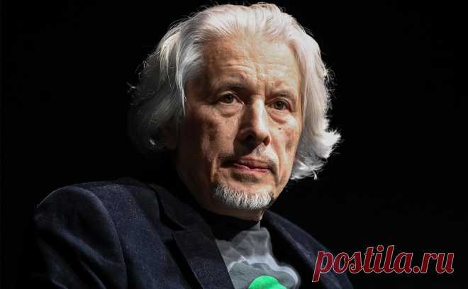 Сорокин, Улицкая и Ерофеев опровергли обвинения в финансировании ВСУ. Галерист Гельман в октябре продал на аукционе в поддержку ВСУ подписанную писателями книгу. Те заявили, что Гельман мог на свое усмотрение распоряжаться своим экземпляром книги, а они сами не финансируют ничьи вооруженные силы