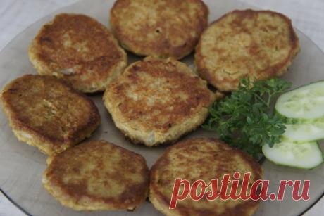 Котлетки из детских мясных пюре и овсянки Девочки, есть такие у кого случайно стоят и маются в холодильники детские пюрешки мясные ? У подружке тоже накопились и подумав чуток решила я из ...