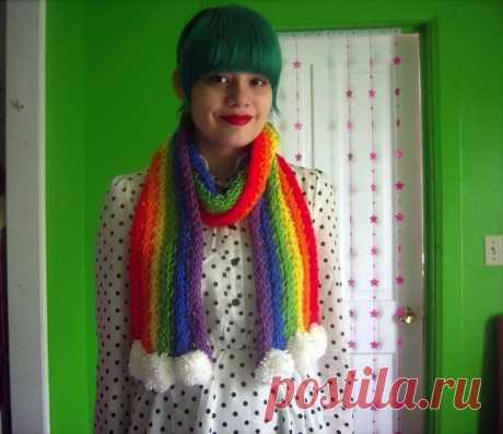 Rookie » DIY Finger-Knitted Scarf