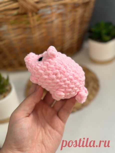 PDF Хрюшка-колобок крючком. FREE crochet pattern; Аmigurumi toy patterns. Амигуруми схемы и описания на русском. Вязаные игрушки и поделки своими руками #amimore - плюшевая свинка, маленький поросёнок из плюшевой пряжи, свинья, поросенок.