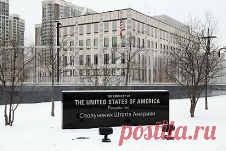 В США испугались проблем с эвакуацией с территории Украины. Конгрессмен от Республиканской партии США Тед Бадд обратился с письмом к госсекретарю США Энтони Блинкену на тему возможной эвакуации американцев из Украины. Бадд испугался повторения ситуации с безуспешной эвакуацией из столицы Афганистана Кабула в Киеве и подчеркнул, что американцы за границей должны быть защищены.