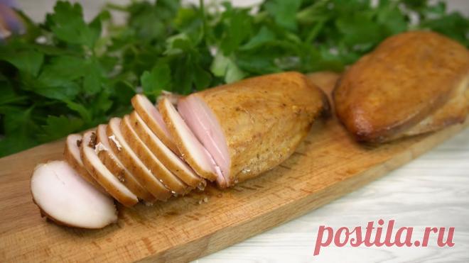 На замену колбасе! Все просто до БЕЗОБРАЗИЯ и почему я так раньше не готовила куриную  грудку! Пастрома из куриной грудки готовится просто, но при этом всегда получается вкусной, сочной. В общим отличная замена колбасе и еще подходит идеально для салат...