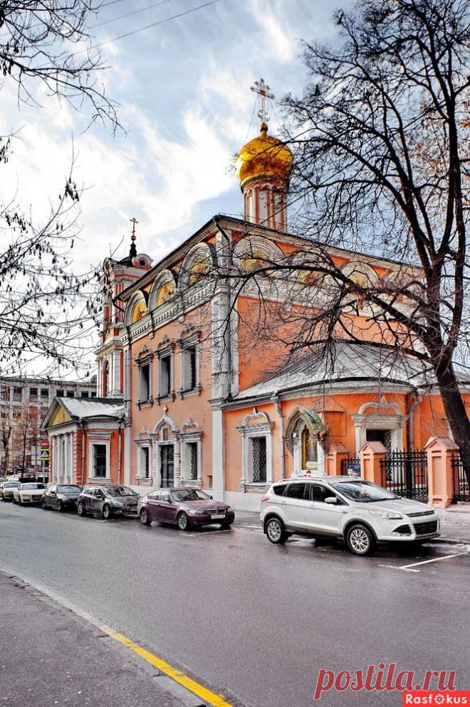 Фото: Храм Воскресения Словущего в Брюсовом переулке.. Фотолюбитель Олег Агринский. Город - Фото и фотограф на Расфокусе.