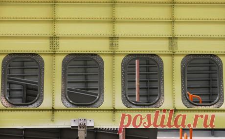 В Ульяновске один человек погиб при ЧП во время испытаний самолета. На заводе «Авиастар» в Ульяновске во время испытаний отсека фюзеляжа самолета, находящегося в производстве, «произошел трагический инцидент», в результате которого один человек погиб, несколько сотрудников предприятия пострадали, сообщили РБК в пресс-службе ОАК, Там уточнили, что речь о самолете Ил-76МД-90А.